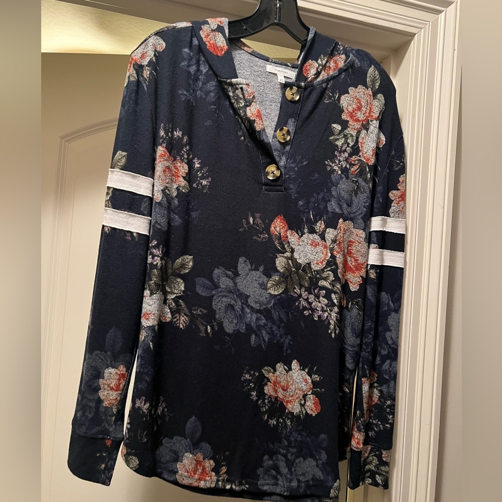 Maurice’s extra small sweater